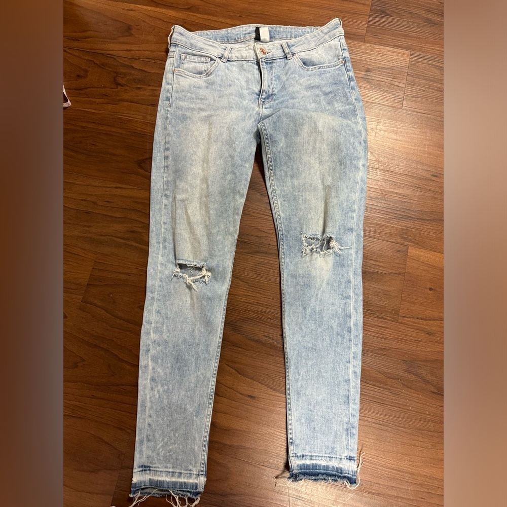 H&M Divided Distressed Jeans